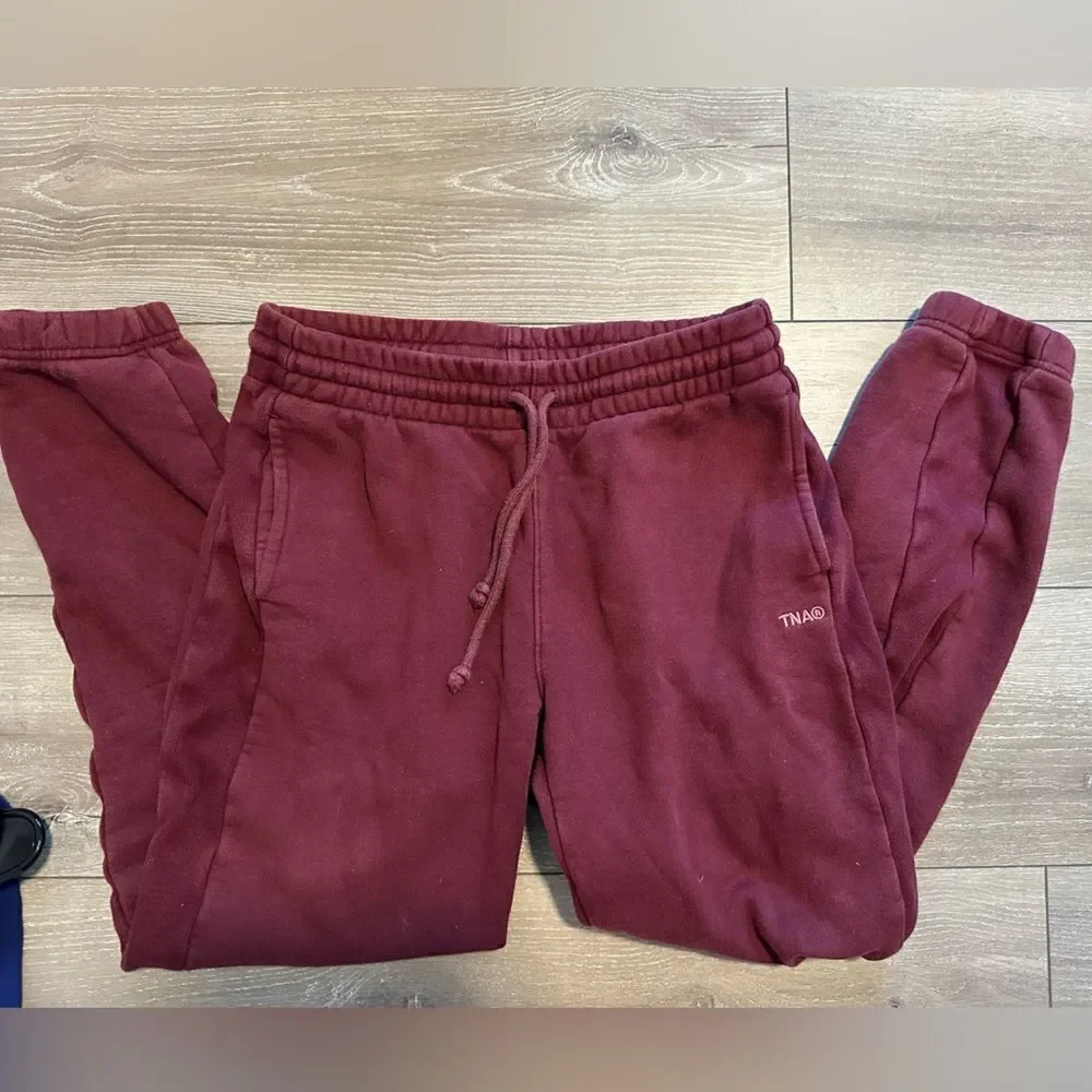 Tna NEW COZY FLEECE | PERFECT BOYFRIEND SWEATPANT | SPICED BURGUNDY